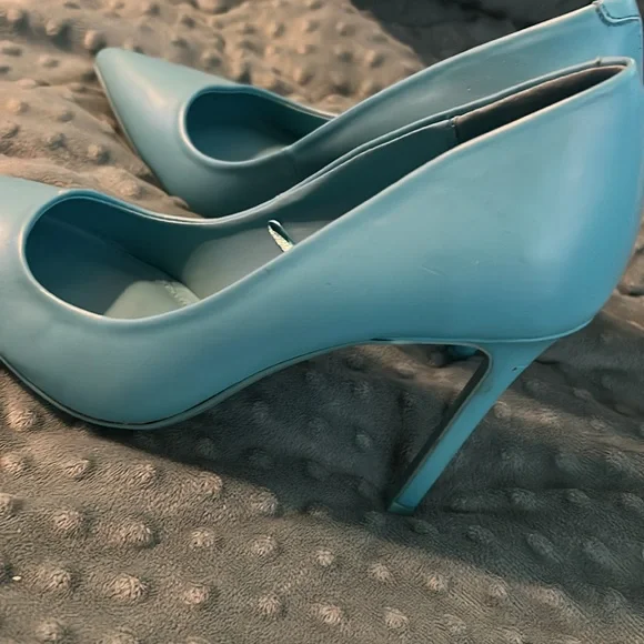 NWOT Express pointy toe heels size 9 - Picture 3 of 3